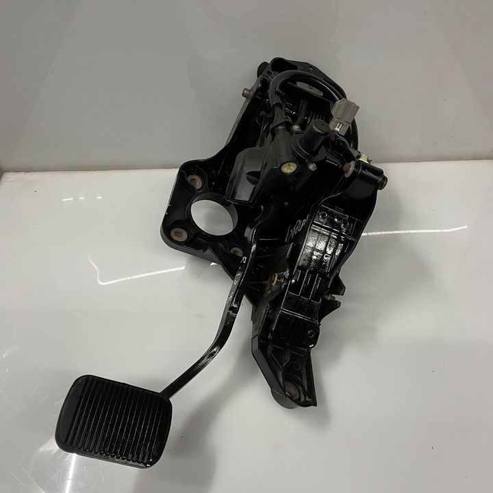 Pedal brake/clutch - 2016 Ford Explorer
