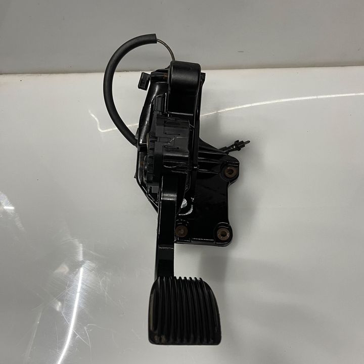 Accelerator pedal - 2010 Ford Expedition XLT