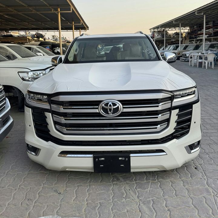 Toyota Land Cruiser 300 - VX White BODY