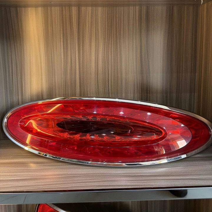 Bentley bentyaga - Rear Right Tail Light