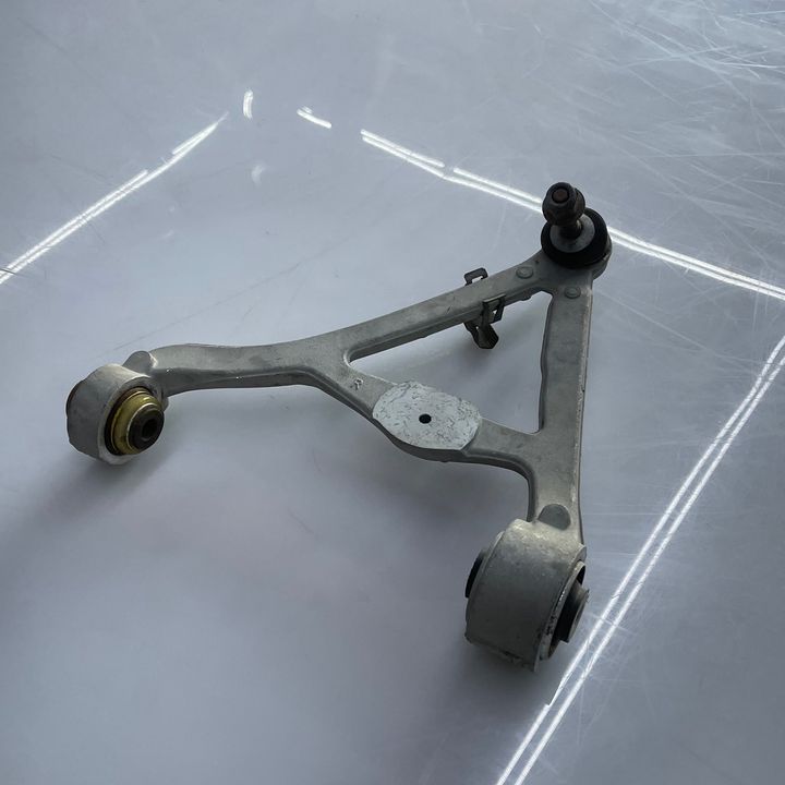 Lower Arm(RHF) - 2007 Audi Q7