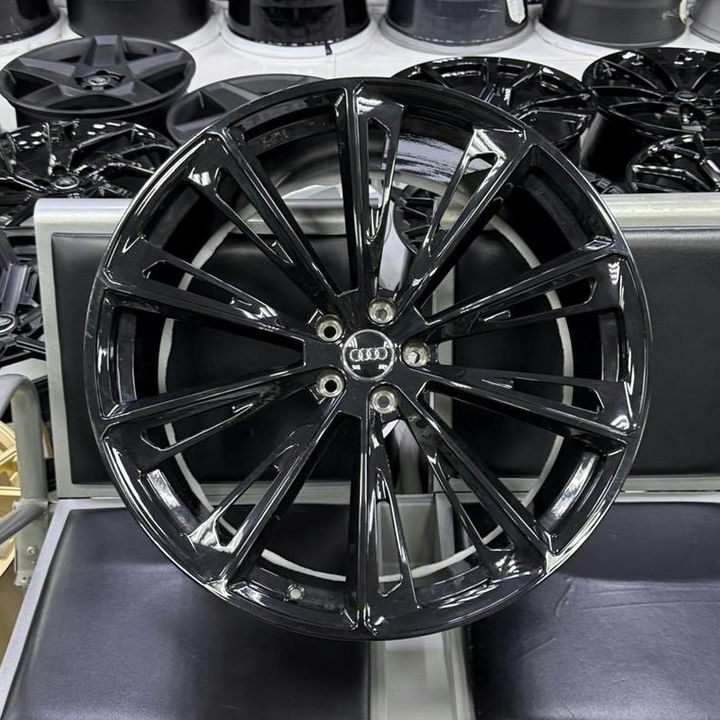 Audi RSQ8 RS6 RS7 - R23 Gloss Black Alloy Wheel