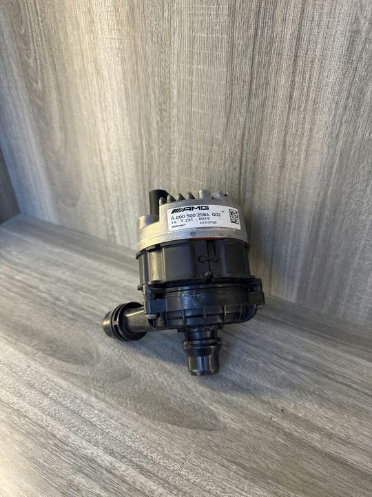 Mercedes-AMG Auxiliary Water Pump A0005002586