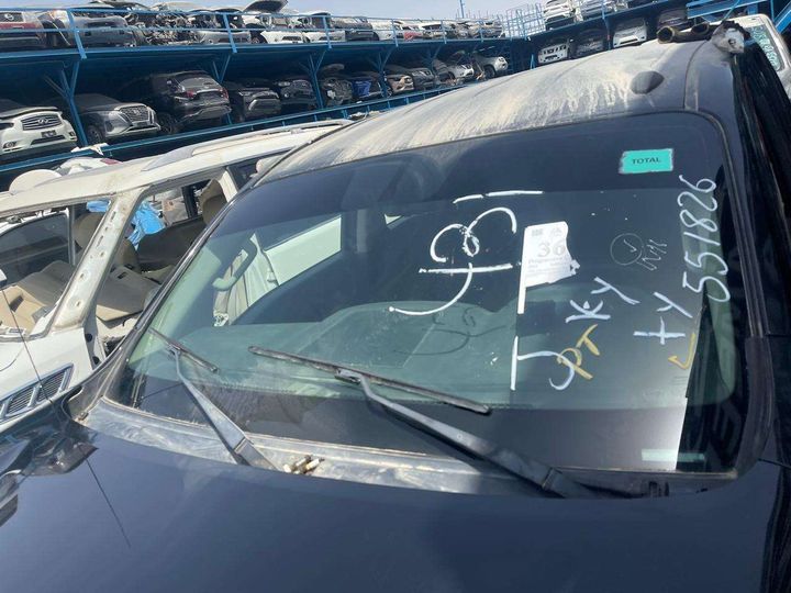 Windshield glass - 2018 Nissan Titan
