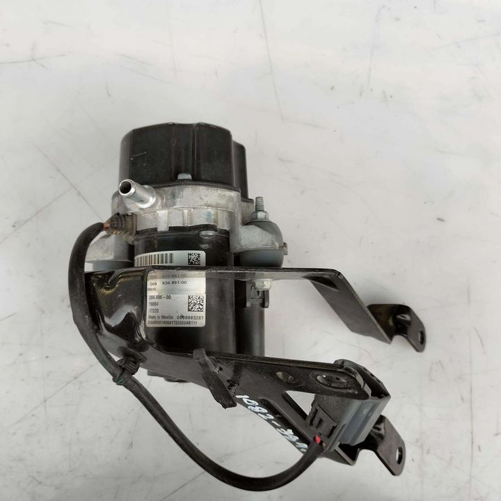 Vacuum pump - 2019 Chevrolet Traverse