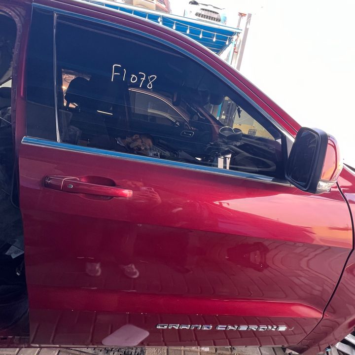 Door (RHF) - 2014 Jeep GRAND CHEROKEE