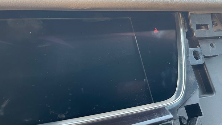 Info-gps-tv screen - 2017 Cadillac XT5