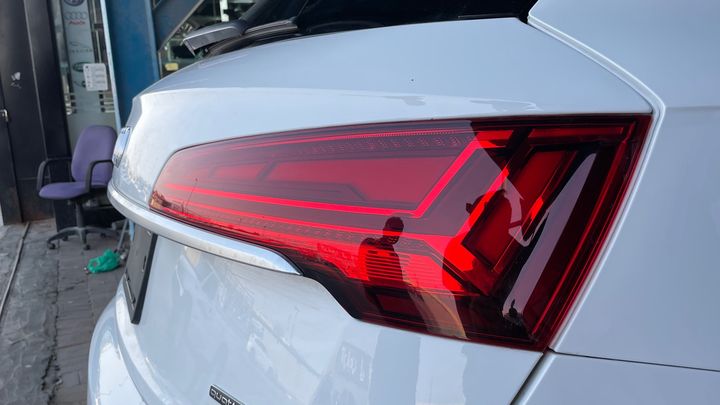 Tail Light (RH) - 2024 Audi Q5
