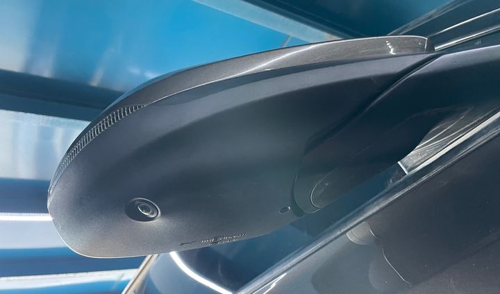 Side Mirror (RH) - 2019 Audi Q8