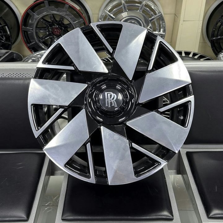 Rolls-Royce Cullinan - 23-inch wheel