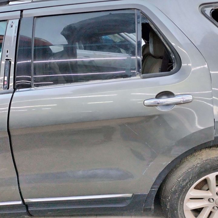 Door (LHB) - 2011 Ford Explorer