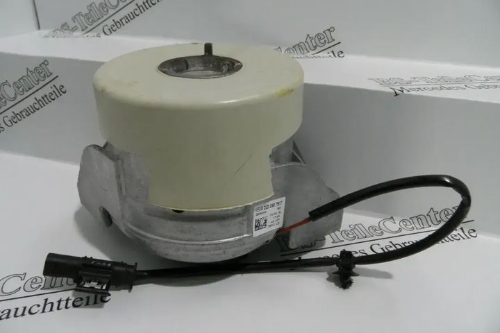 ENGINE MOUNT