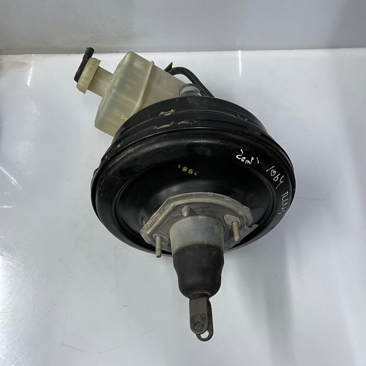 Brake booster - 2004 Land Rover RANGE ROVER