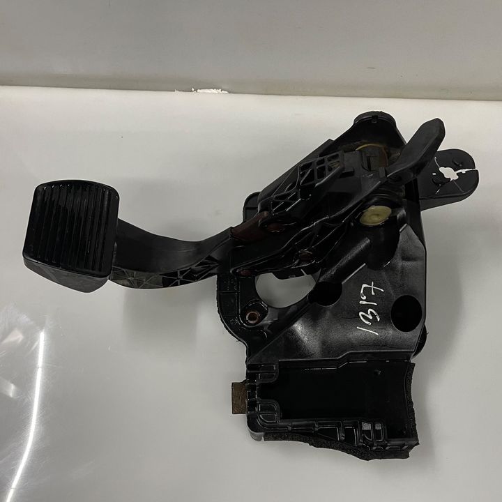 Pedal brake/clutch - 2012 Cadillac CTS