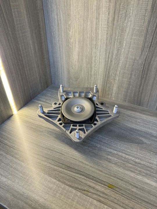Mercedes-Benz W205 C-Class Engine Mount