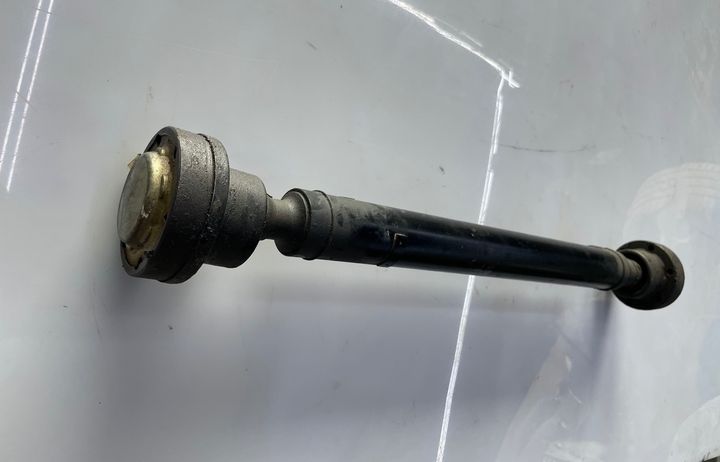 Front drive shaft - 2013 Land Rover LR4 HSE