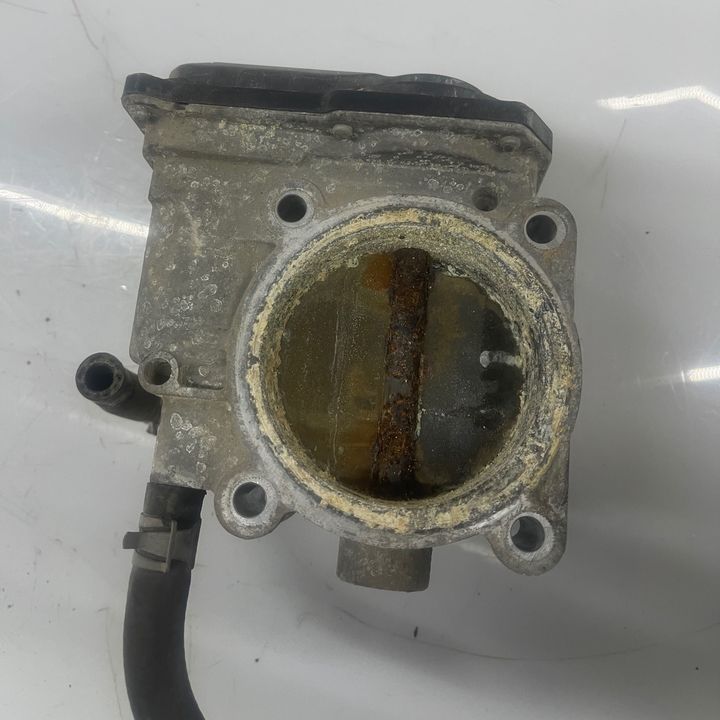 Throttle body - 2010 Nissan Armada