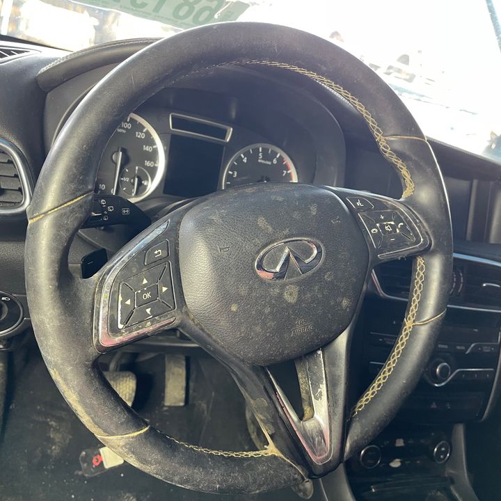 Steering wheel - 2017 Infiniti QX30 2.0t