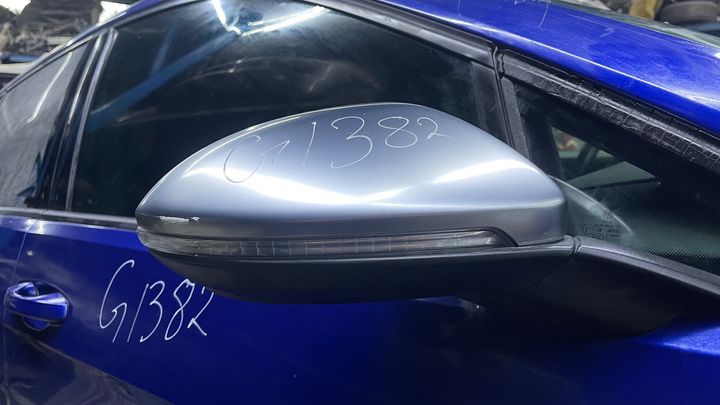 Side Mirror (RH) - 2015 Volkswagen Golf R