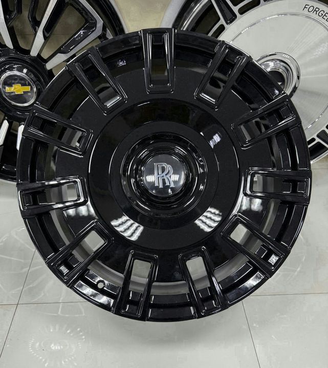Rolls-Royce Cullinan Black Badge 22" Forged Wheel
