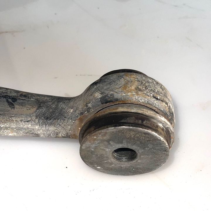 Upper arm (RH) - 2016 GMC Sierra