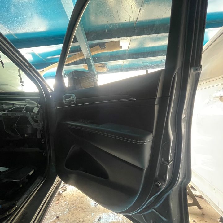 Door (RHF) - 2014 Jeep GRAND CHEROKEE
