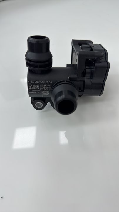 Mercedes-Benz Coolant Shut-Off Valve A0005061500