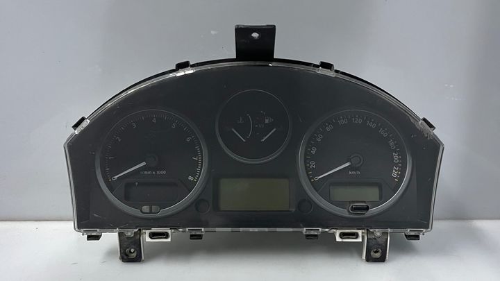 Speedometer - 2009 Land Rover LR2