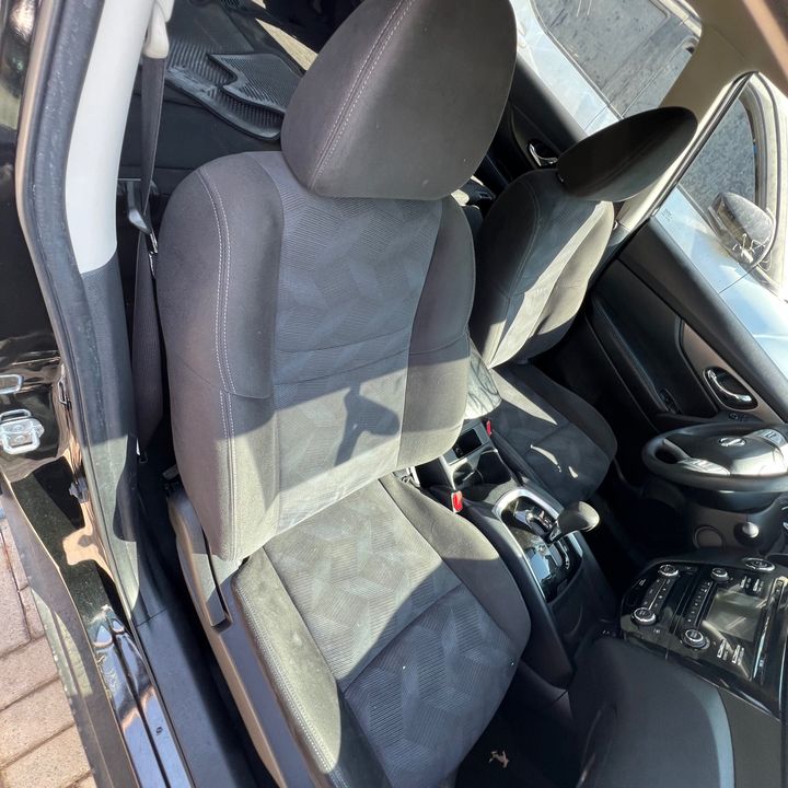 Front Seat (RHS) - 2015 Nissan Rogue