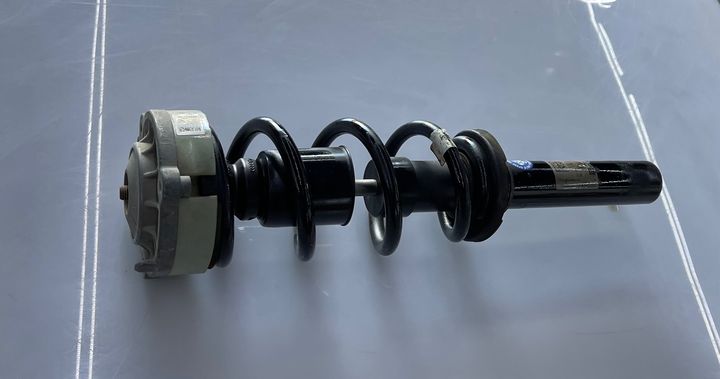 Shock Absorber (RHF) - 2019 Audi Q7