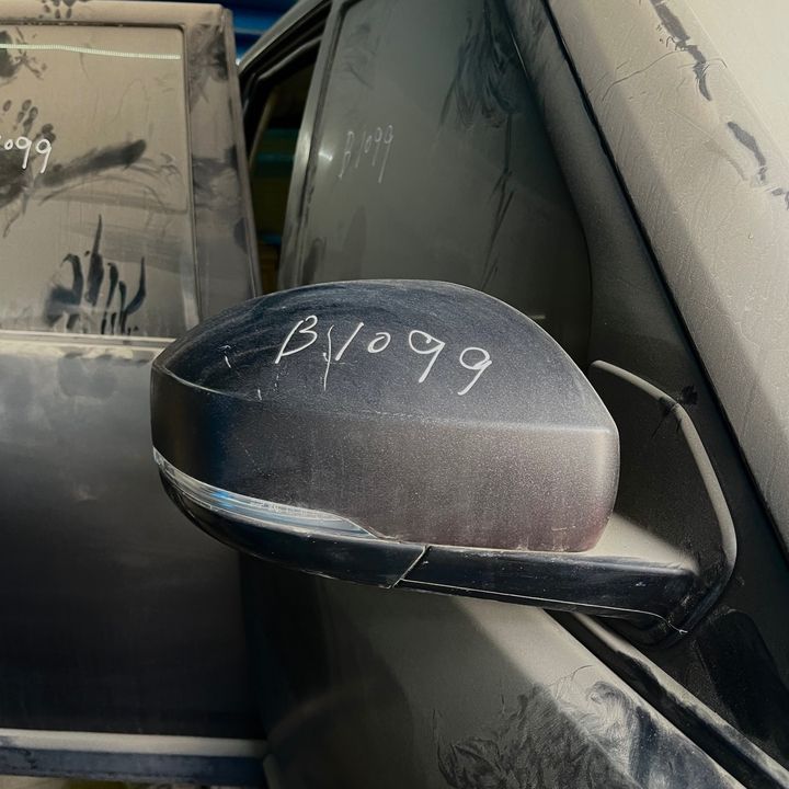 Side Mirror (RH) - 2015 Land Rover LR4