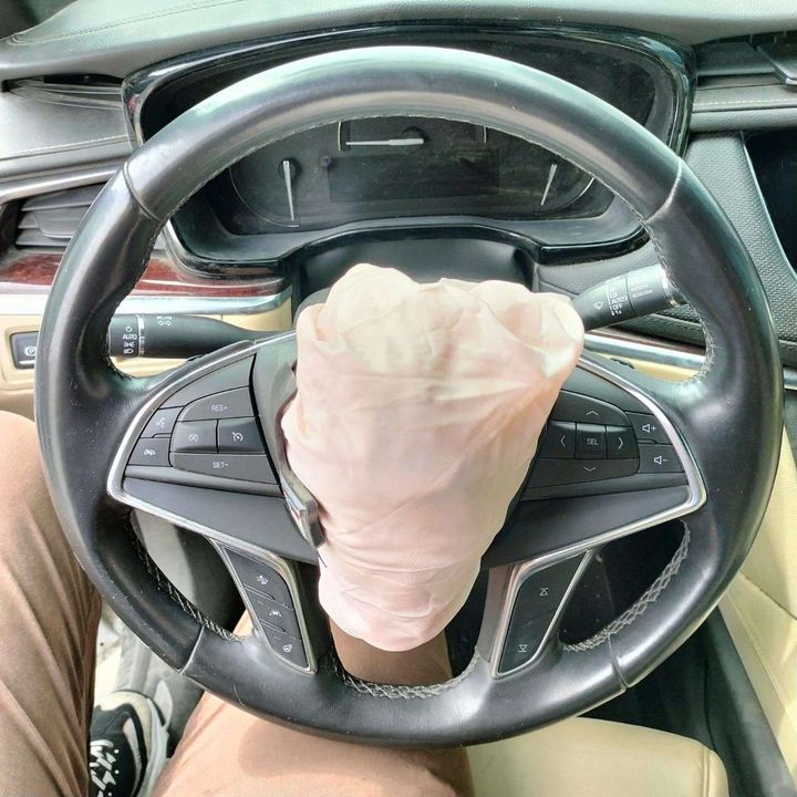 Steering Wheel - 2018 Cadillac XT5 Luxury