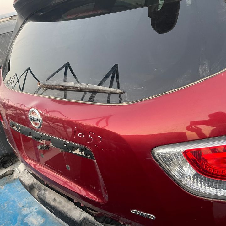 Trunk/hatch/tailgate - 2014 Nissan Pathfinder
