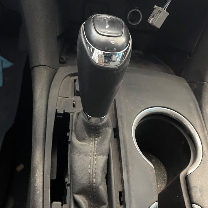 Gear Shift Knob(Automatic) - 2020 Chevrolet Equinox