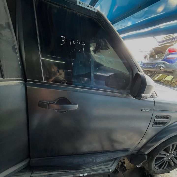 Door (RHF) - 2015 Land Rover LR4