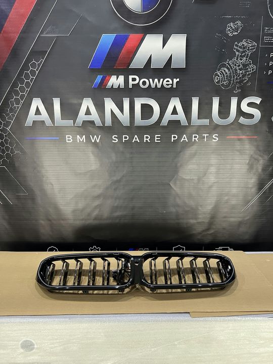 BMW 5 G30 LCI - Gloss Black Grille