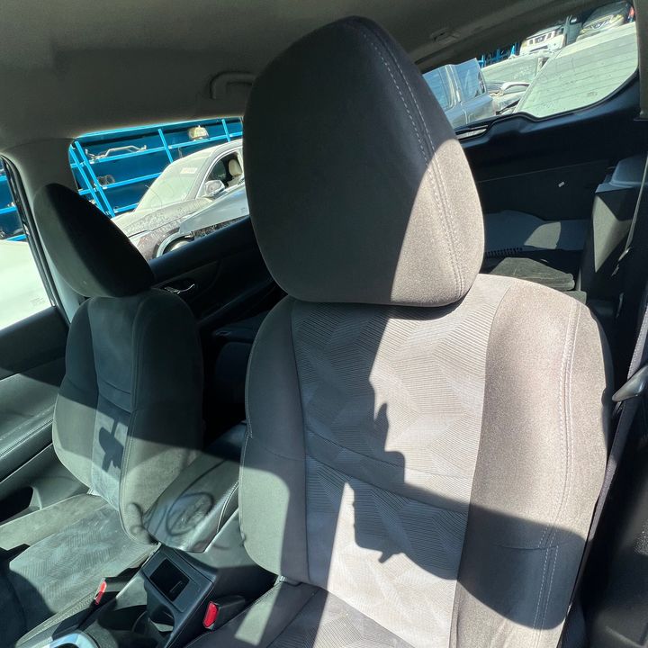 Front Seat (LHS) - 2015 Nissan Rogue
