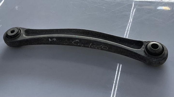 Upper arm (LH) - 2009 Audi Q7
