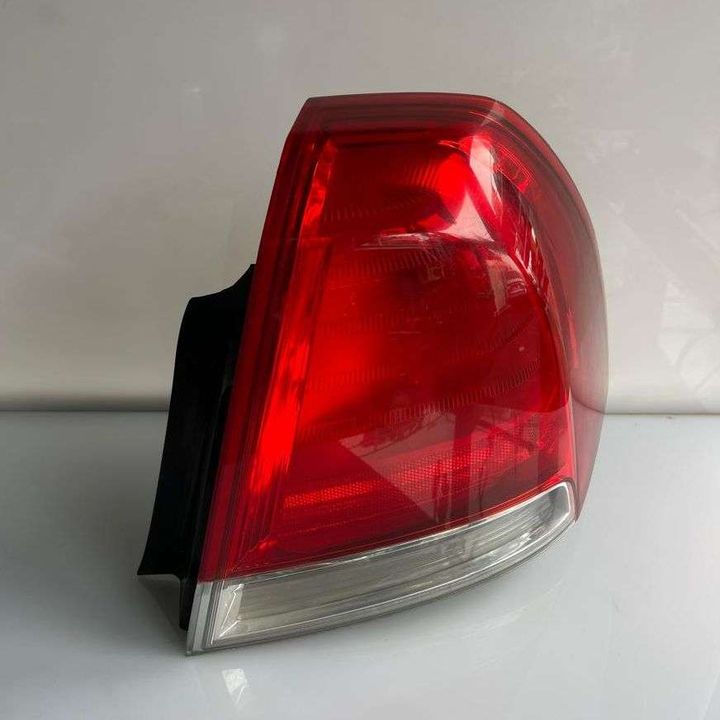 Tail Light (RH) - 2009 Chevrolet Caprice
