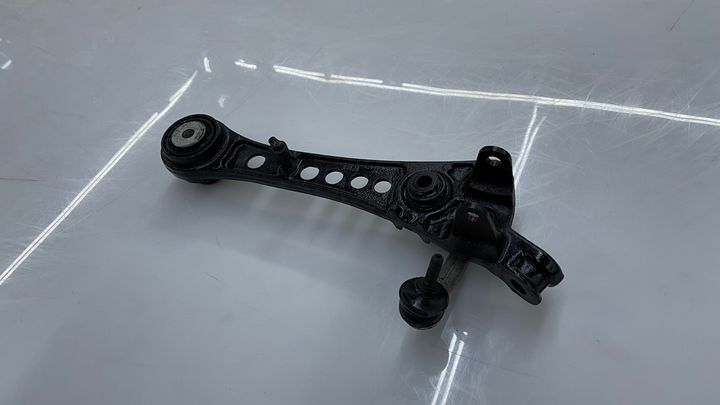 Lower arm (RH) - 2012 Jaguar XJL