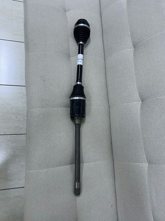 BMW m5 G90 G-Series Front Left Driveshaft