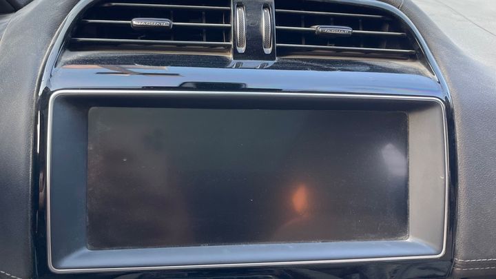 Info-gps-tv screen - 2019 Jaguar F PACE
