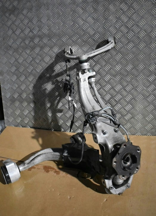 Bentley Flying Spur - Front Suspension Knuckle Assembly with Hub and Control Arms