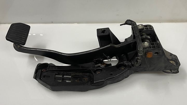 Pedal brake/clutch - 2016 Ford Edge SE