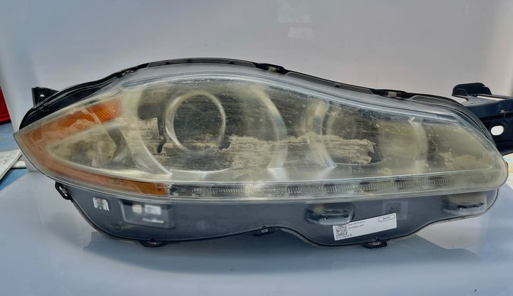 Headlight (RH) - 2012 Jaguar XJ