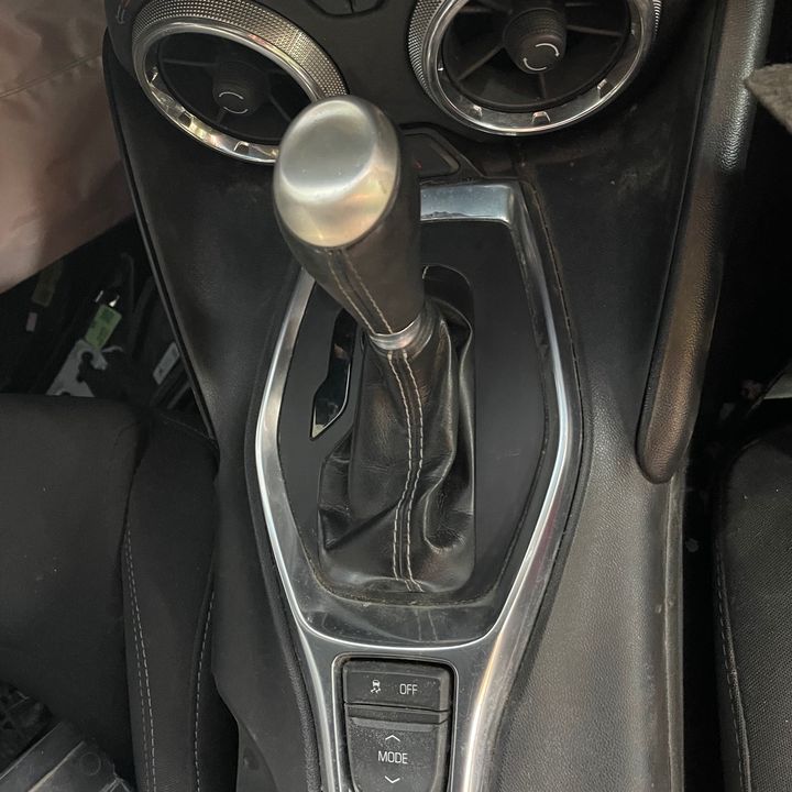 Gear Shift Knob(Automatic) - 2019 Chevrolet Camaro