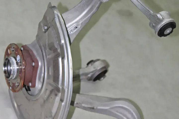 a2173320400 99   steering knuckle (2)