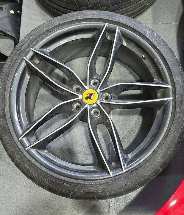 Ferrari 20-inch 5-Spoke Alloy Wheel with Michelin Tire