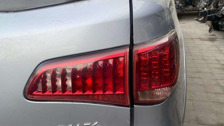 Tail Light (RH) - 2012 Infiniti QX56