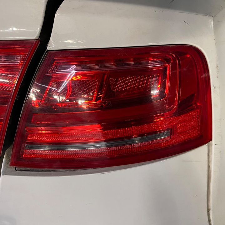 Tail Light (RH) - 2013 Audi A8